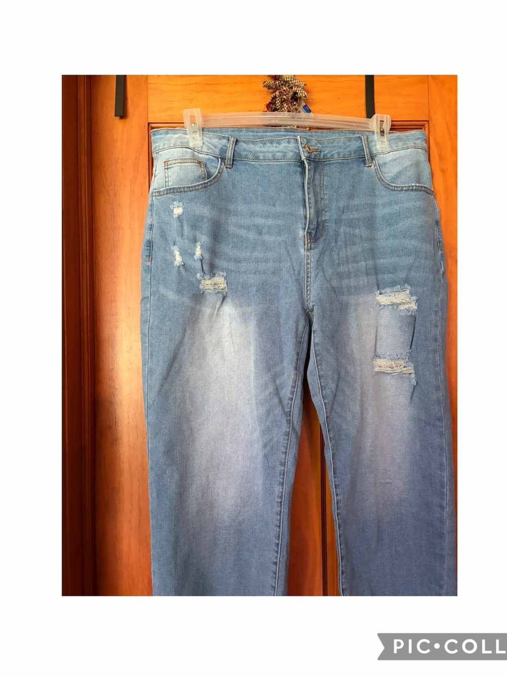Women’s plus size 18 Distressed Jeans - Picture 7 of 7